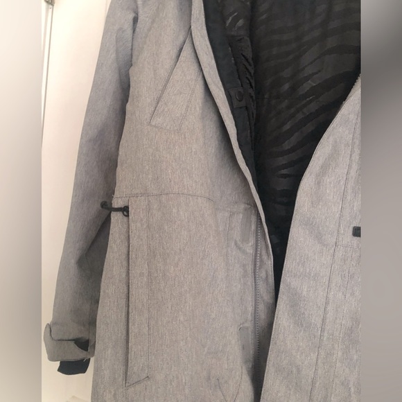 Women’s Volcom snowboard jacket NWT - Picture 4 of 8